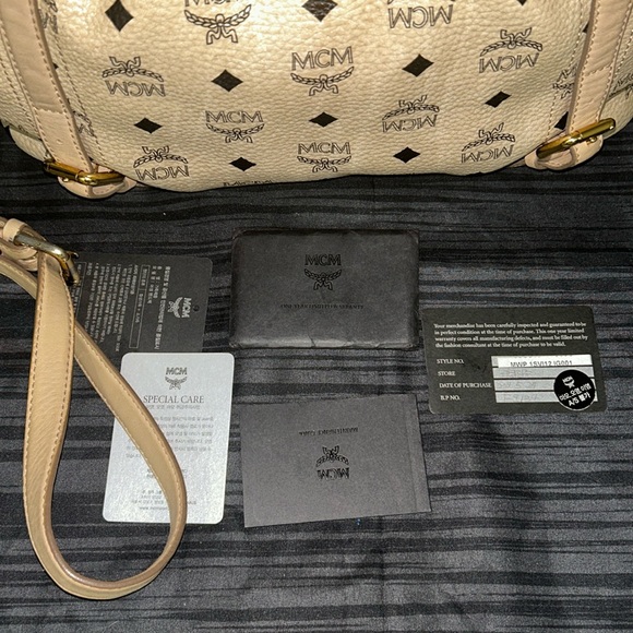 MCM Beige Visetos Coated Canvas Large Tote/Crossbody – Two-Way Bag - Picture 3 of 17